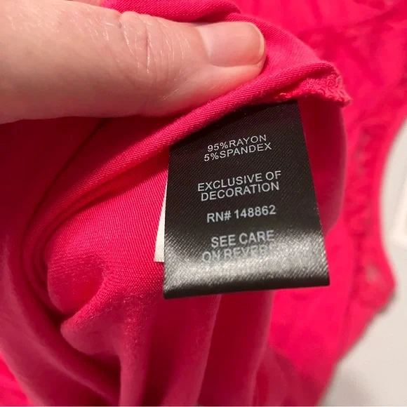 Torrid Feminine Bright Pink Lace Sleeveless Top-NWT Size 3 (22/24) - Picture 10 of 13